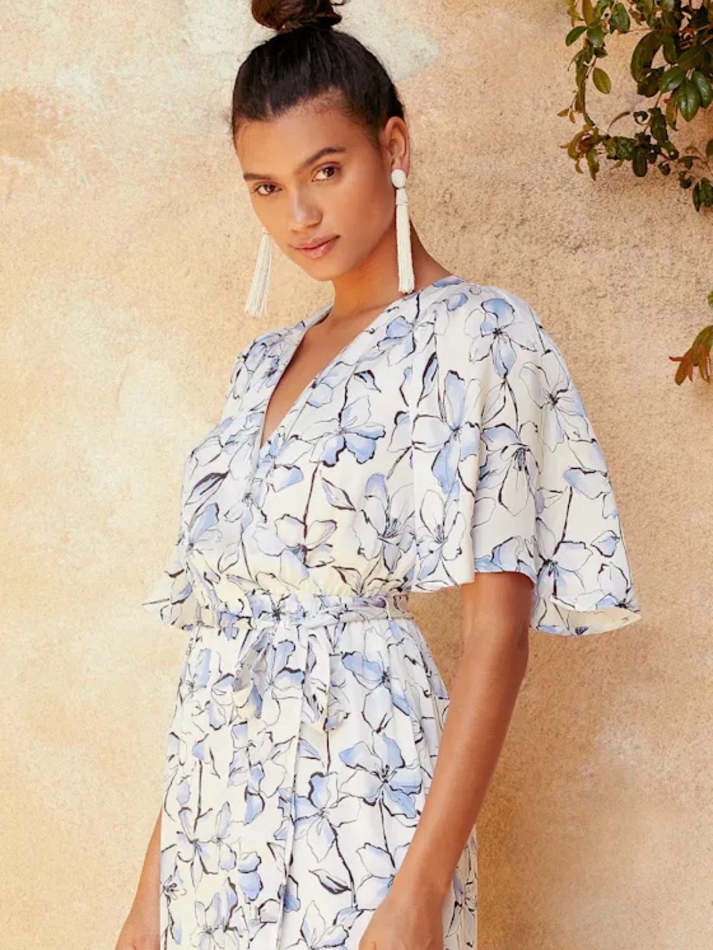 Lulus Floral V-Neck Wide-Leg Jumpsuit in Cream and Blue- fully lined, size small - Picture 2 of 14